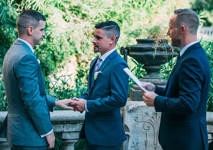 wedding celebrant Barcelona, the wedding man is an experienced multilingual celebrant based in Barcelona, with over 300 ceremonies conducted in Barcelona, Ibiza, Mallorca and the rest of mainland Spain. He has also conducted ceremonies further afield.